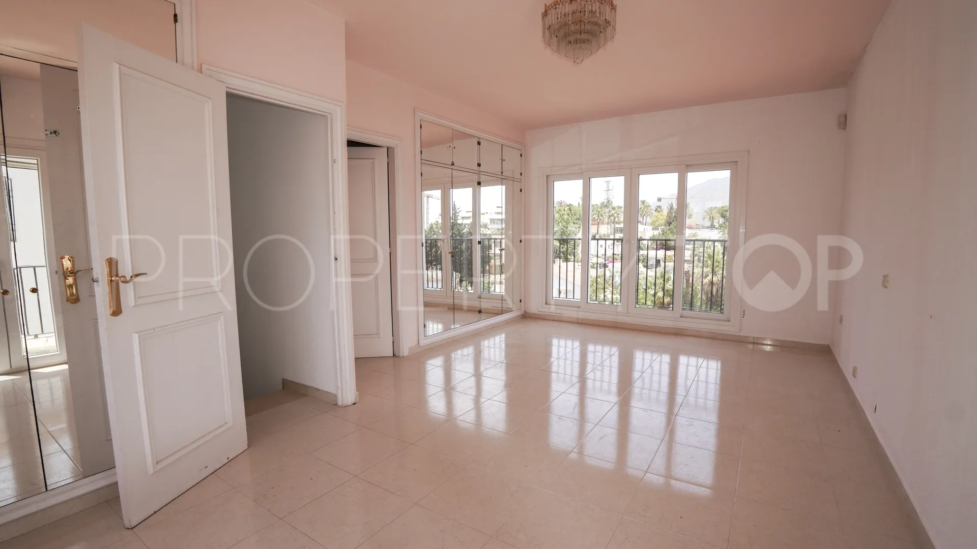 Nueva Andalucia, villa con 4 dormitorios a la venta