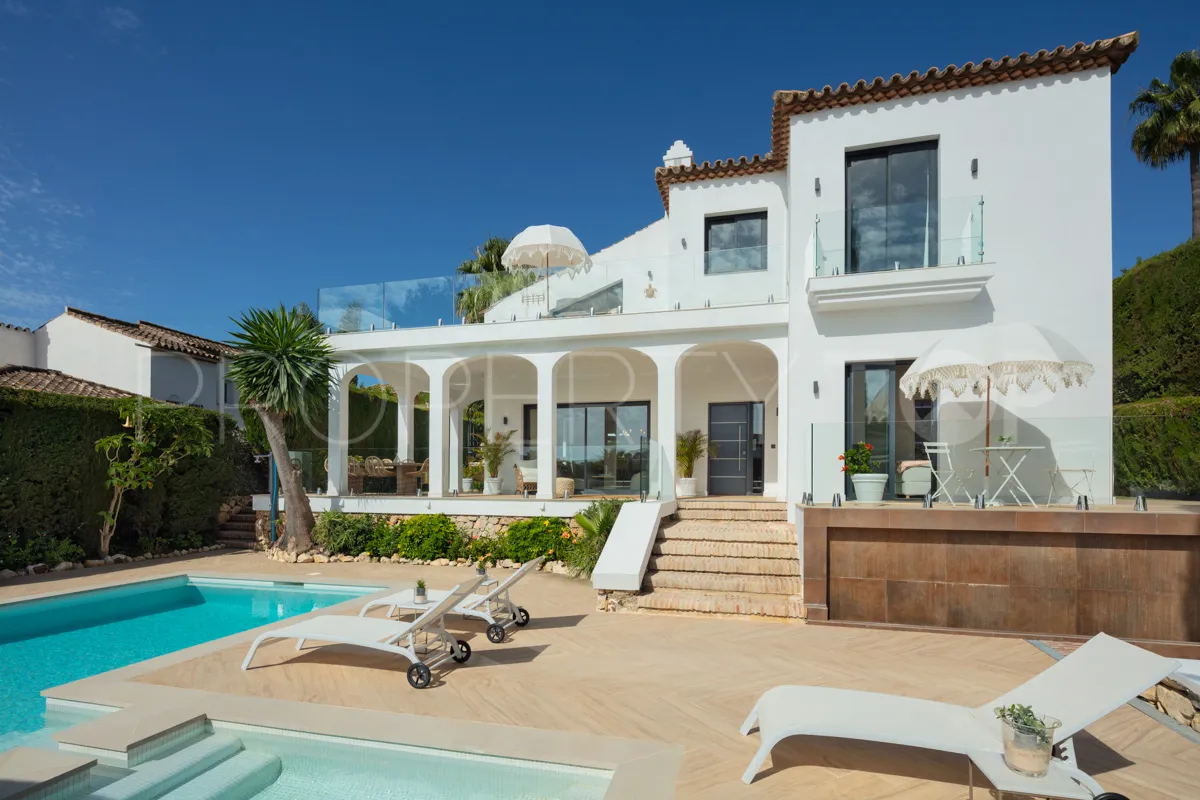 Buy Nueva Andalucia 4 bedrooms villa