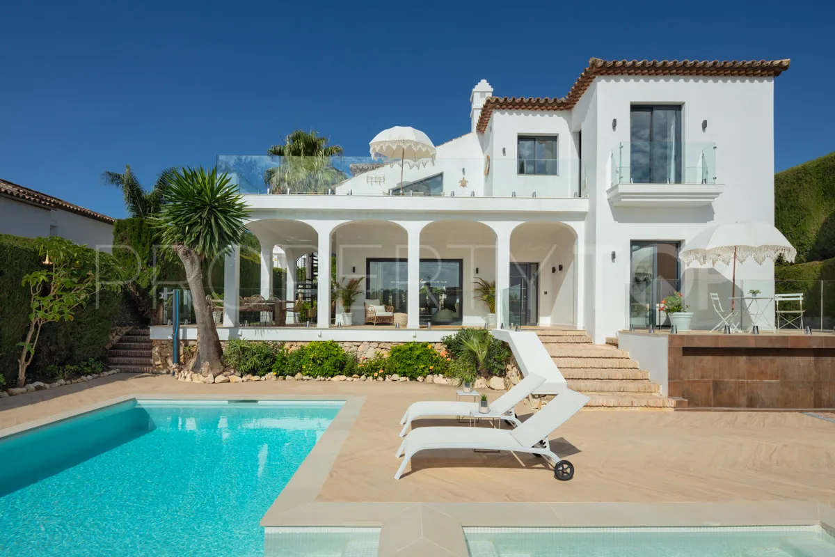 Buy Nueva Andalucia 4 bedrooms villa