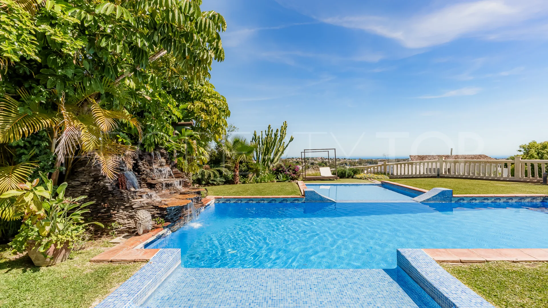 Villa con 5 dormitorios a la venta en Benahavis