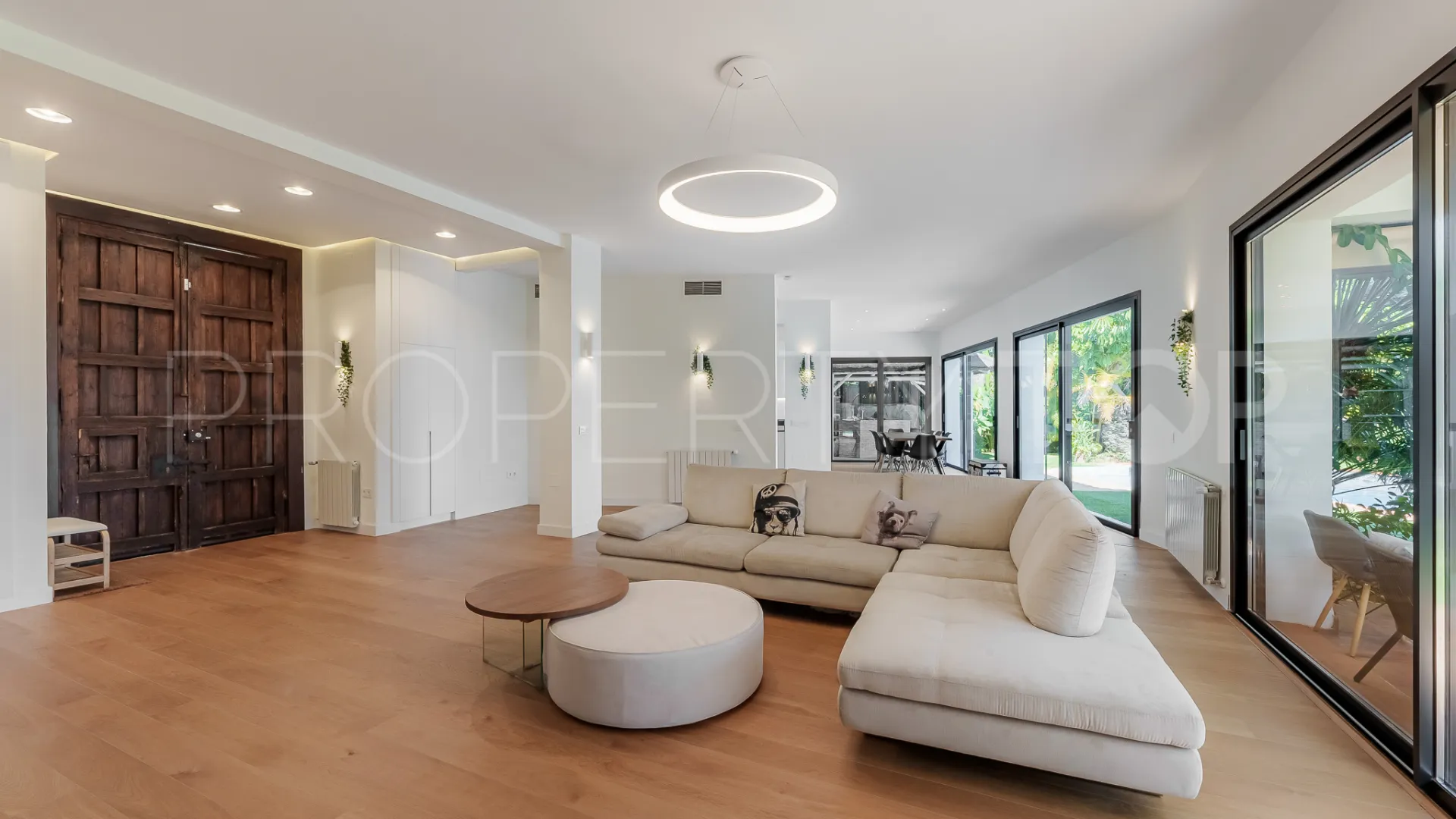 Villa con 5 dormitorios a la venta en Benahavis
