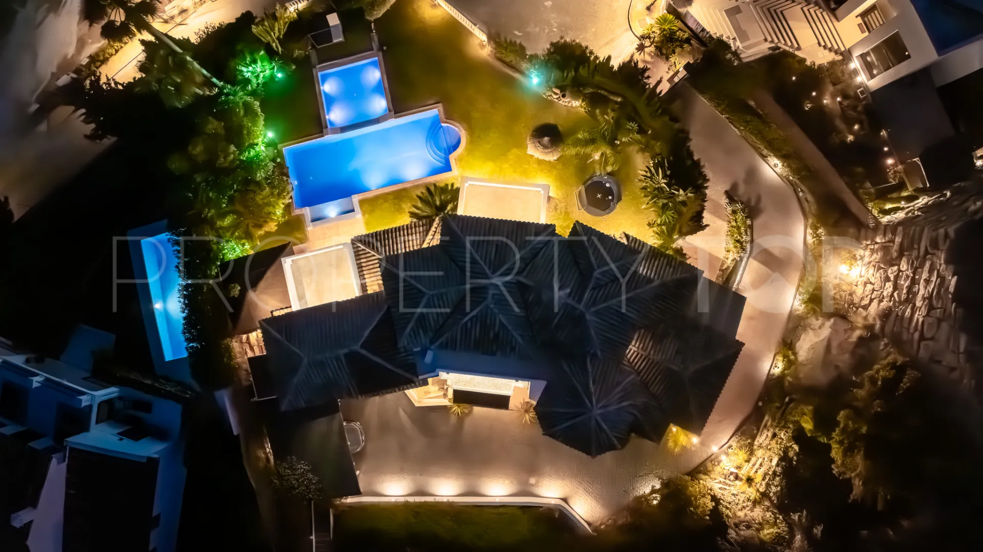 Villa con 5 dormitorios a la venta en Benahavis