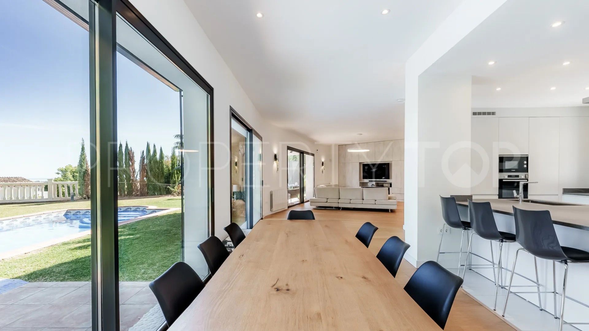 Villa con 5 dormitorios a la venta en Benahavis