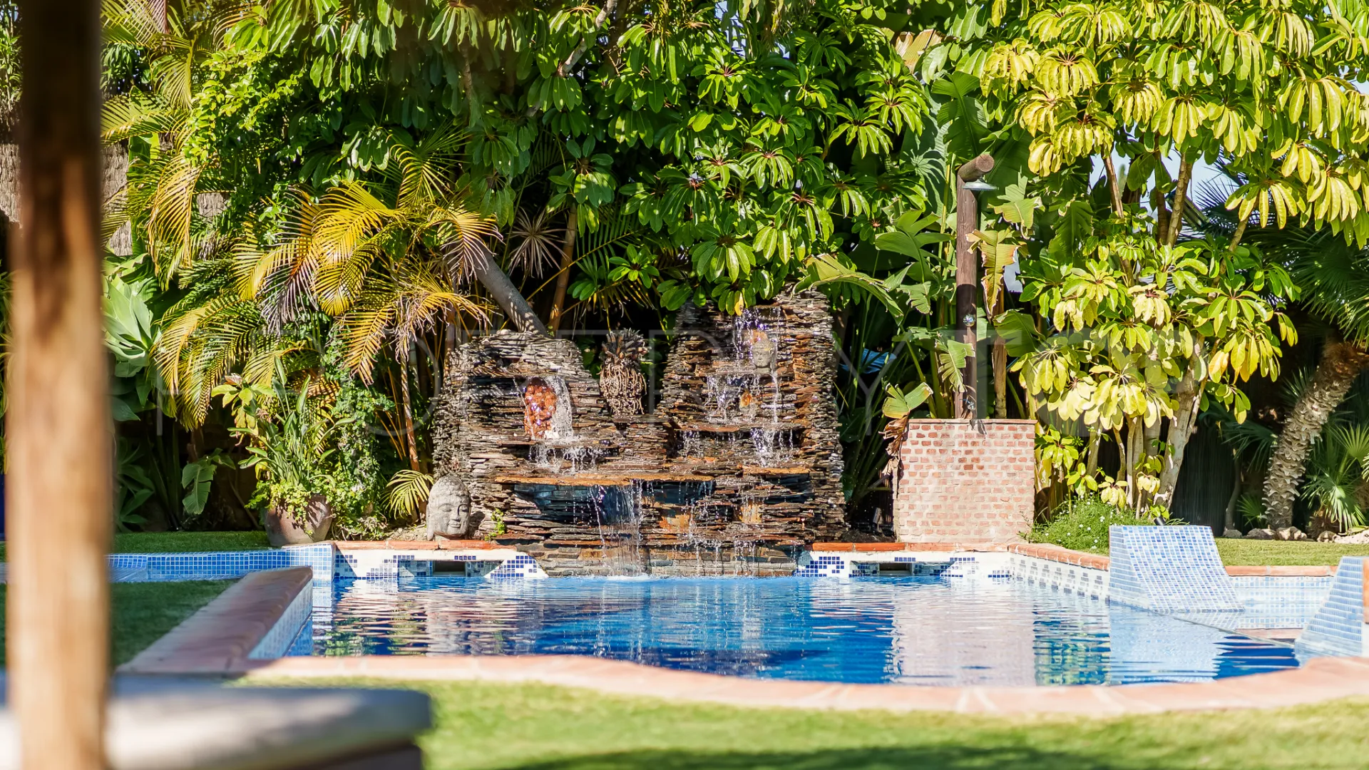 Villa con 5 dormitorios a la venta en Benahavis