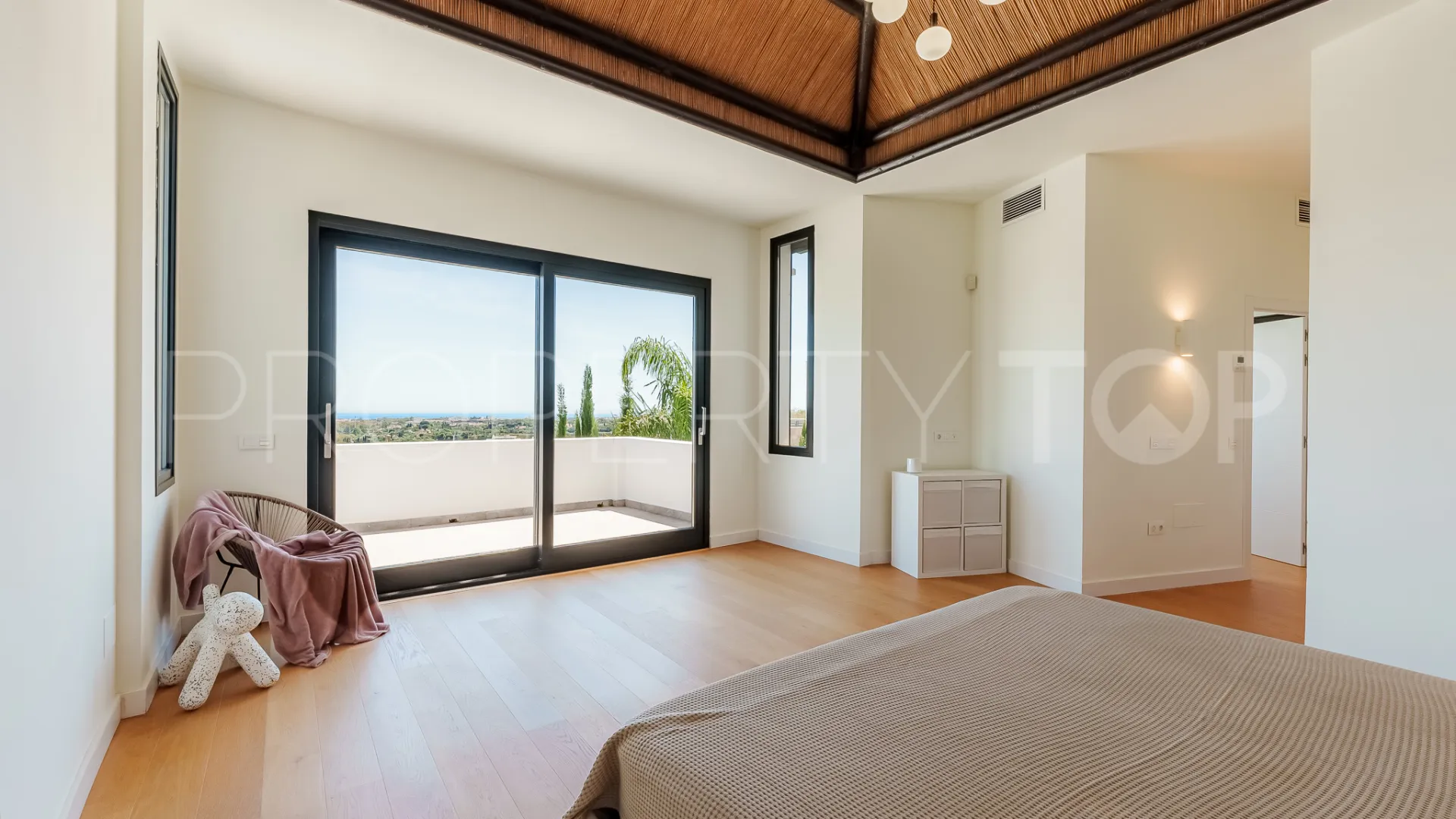 Villa con 5 dormitorios a la venta en Benahavis