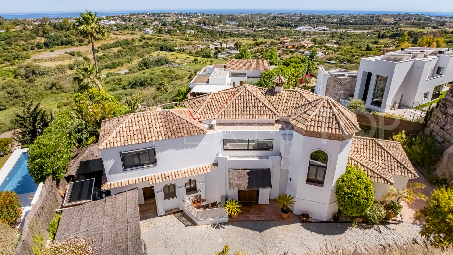 Villa con 5 dormitorios a la venta en Benahavis