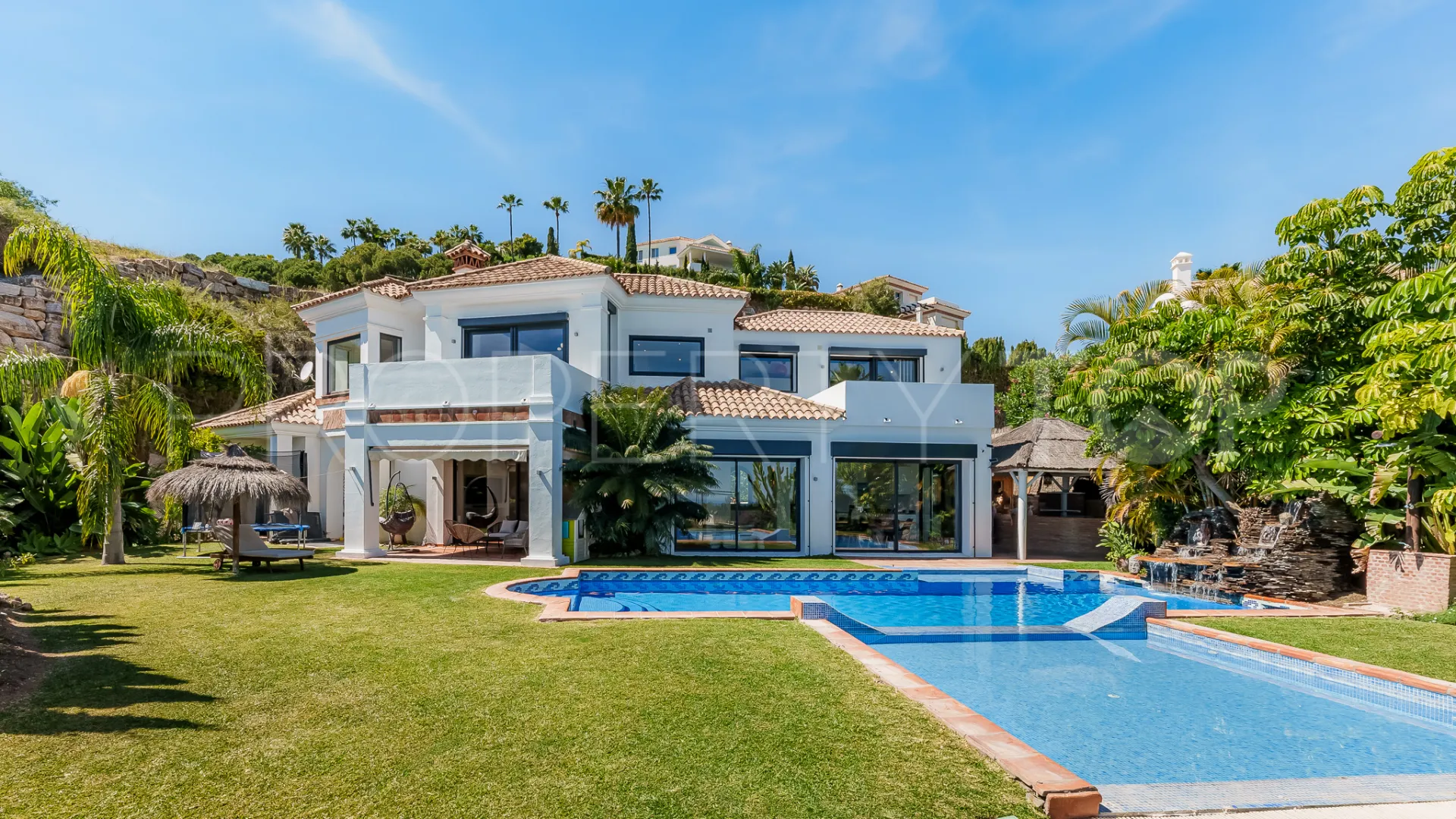 Villa con 5 dormitorios a la venta en Benahavis