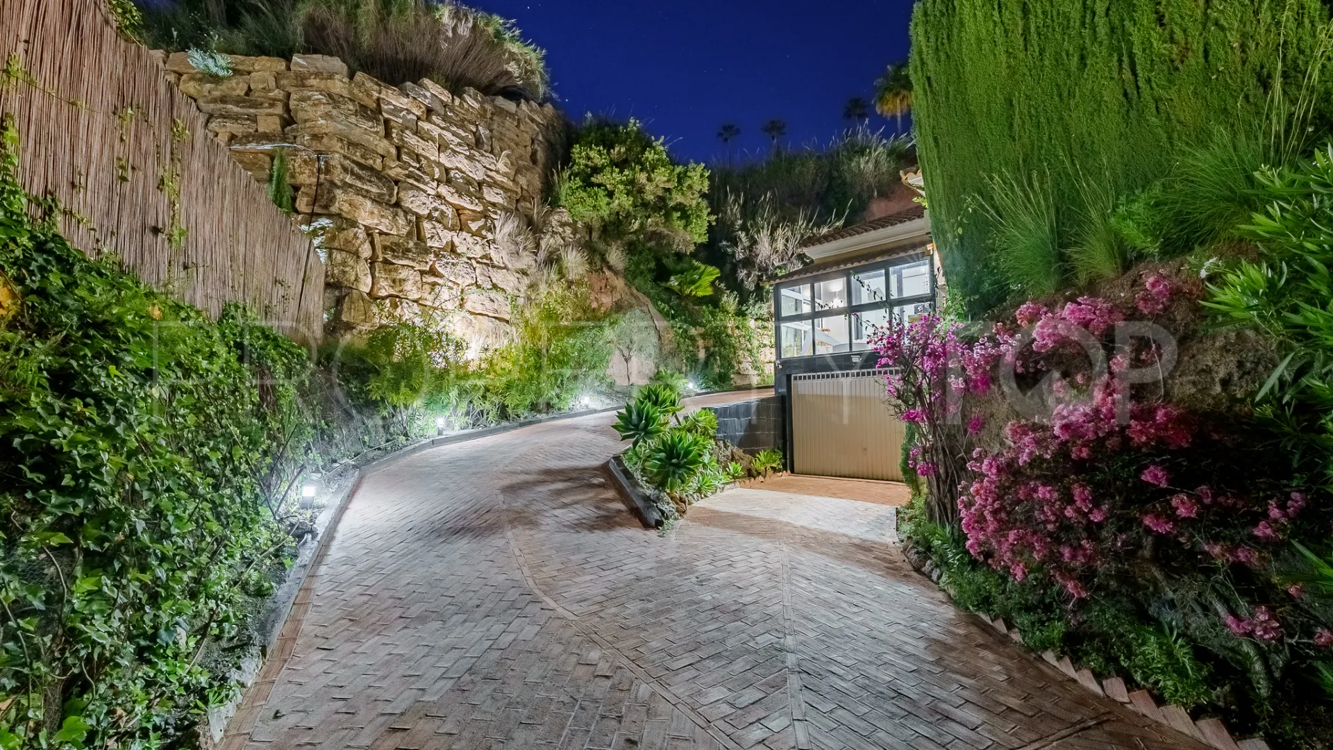 Villa con 5 dormitorios a la venta en Benahavis