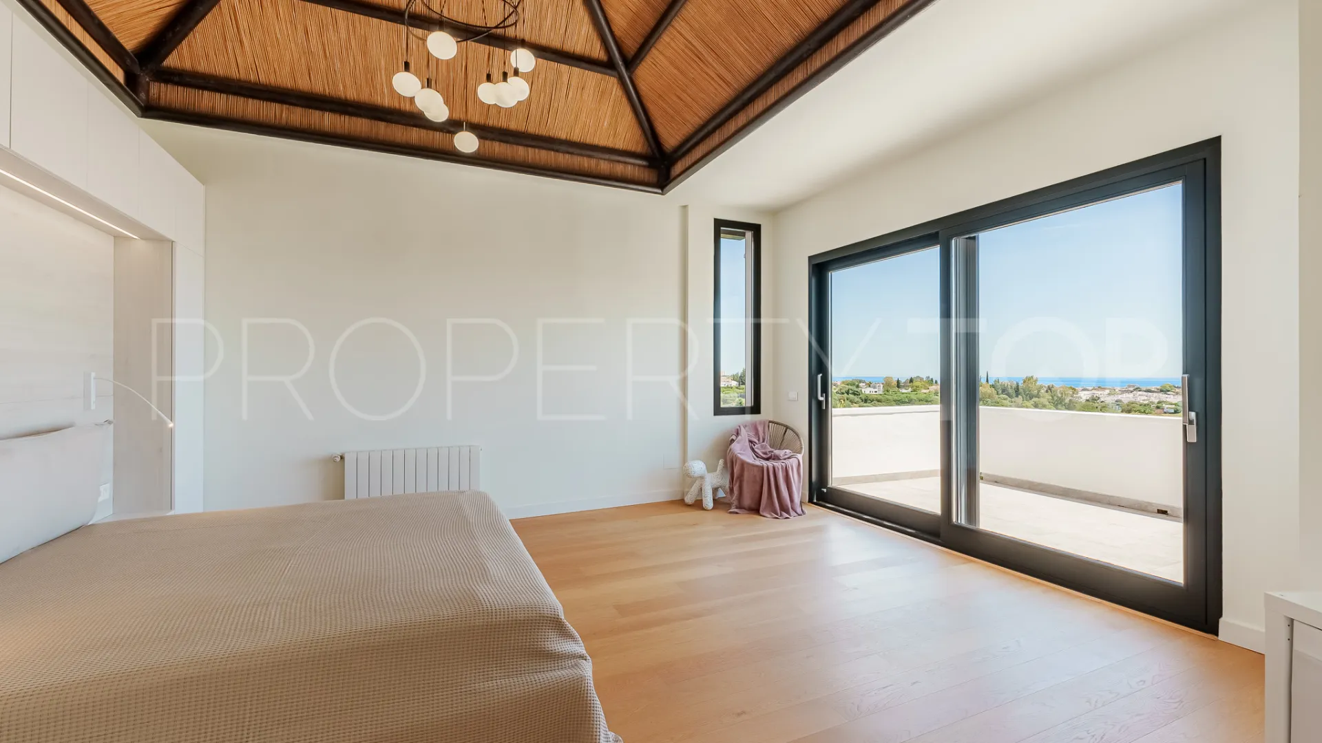 Villa con 5 dormitorios a la venta en Benahavis