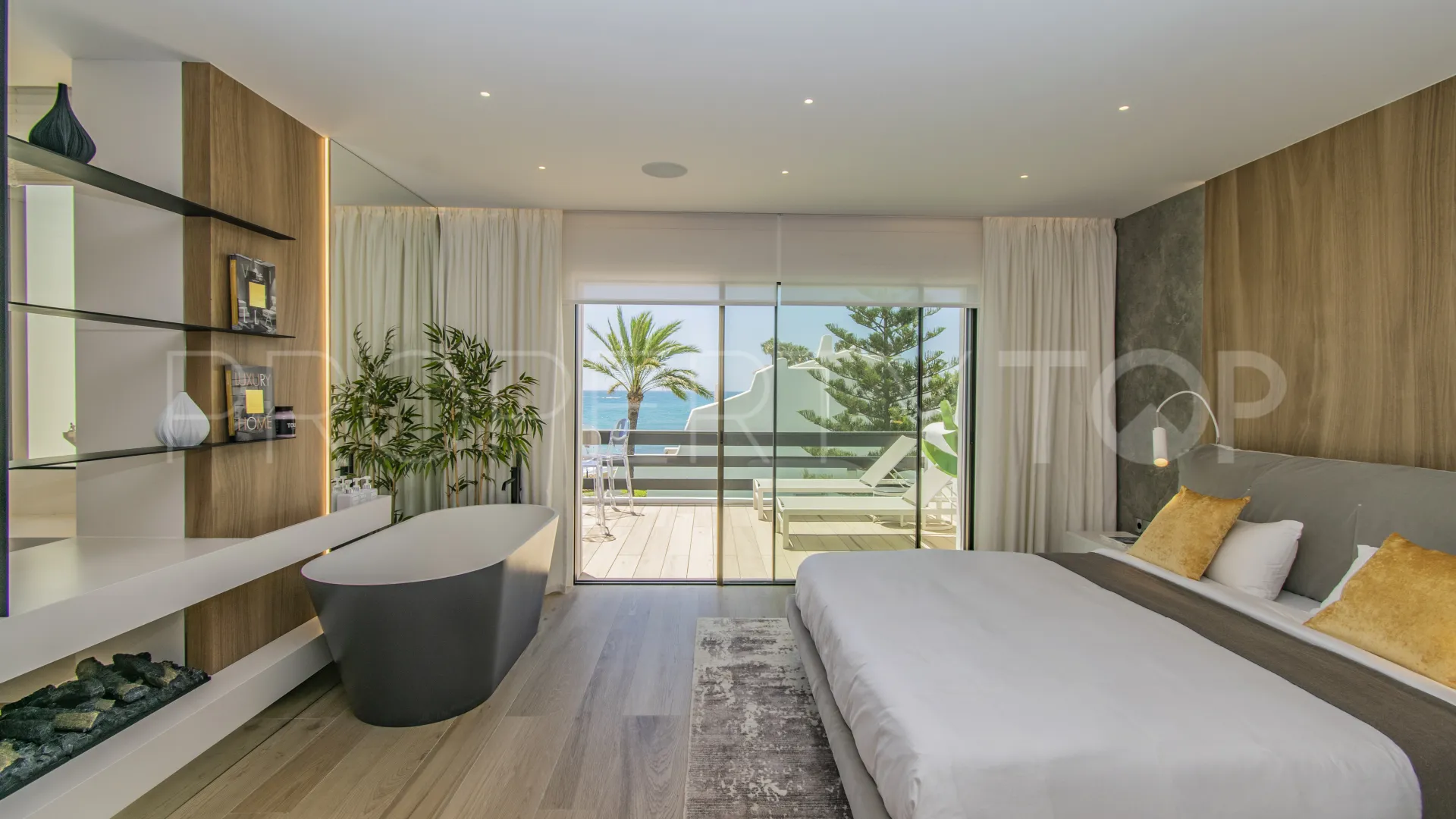 Town house for sale in Marbella Golden Mile with 4 bedrooms