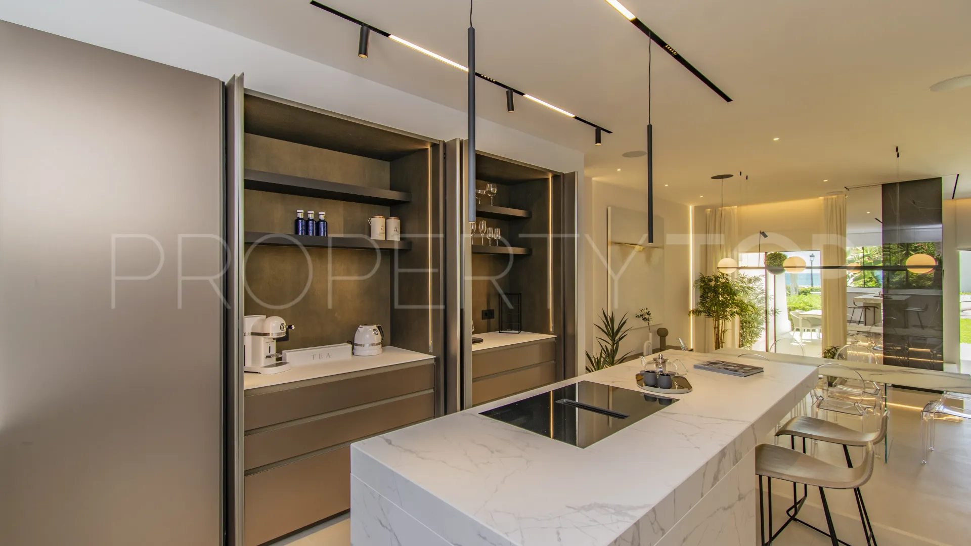 Town house for sale in Marbella Golden Mile with 4 bedrooms