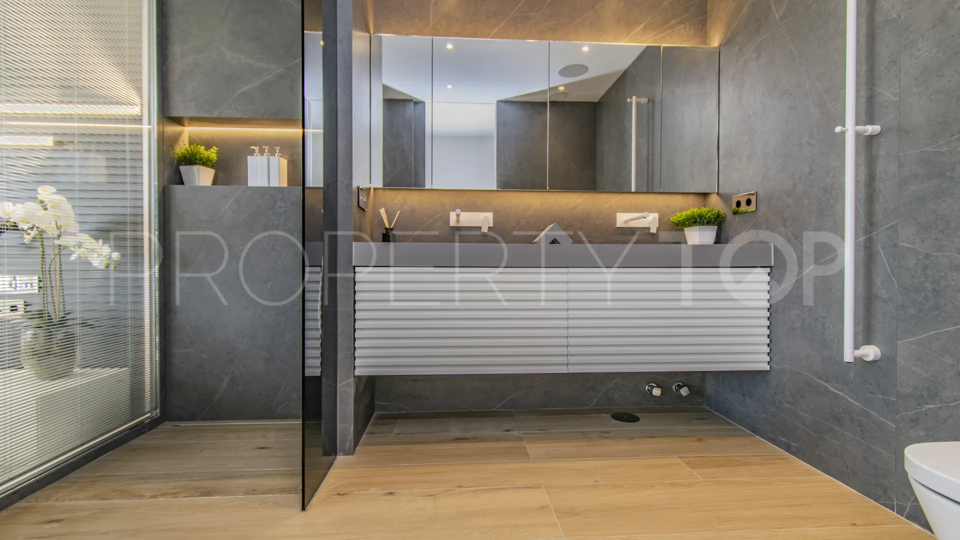Town house for sale in Marbella Golden Mile with 4 bedrooms
