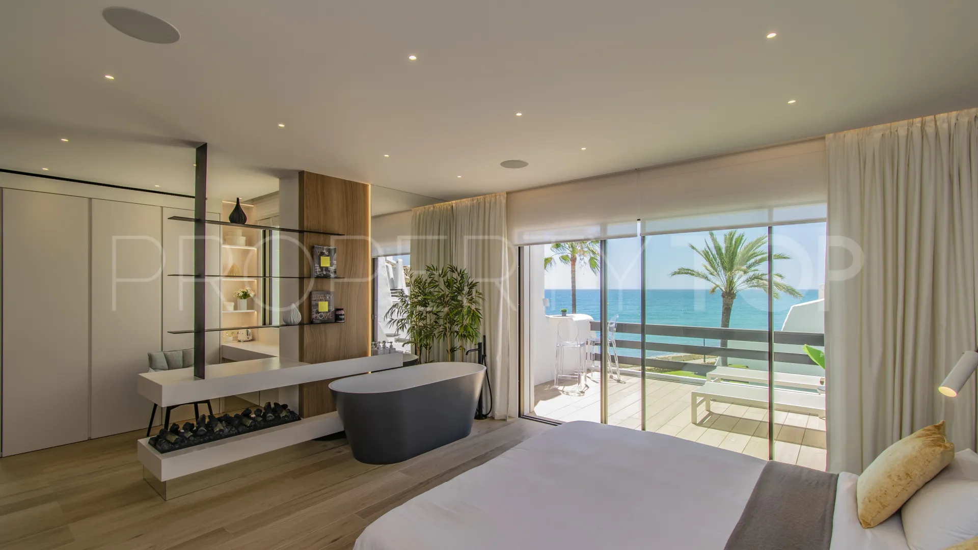 Town house for sale in Marbella Golden Mile with 4 bedrooms