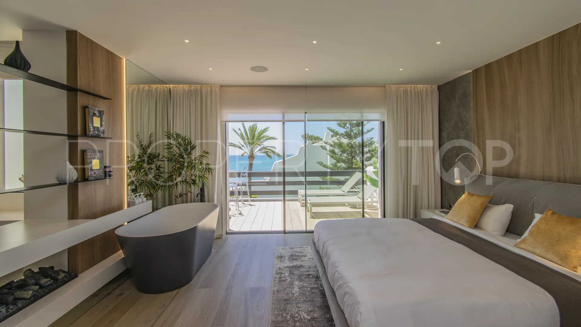 Town house for sale in Marbella Golden Mile with 4 bedrooms