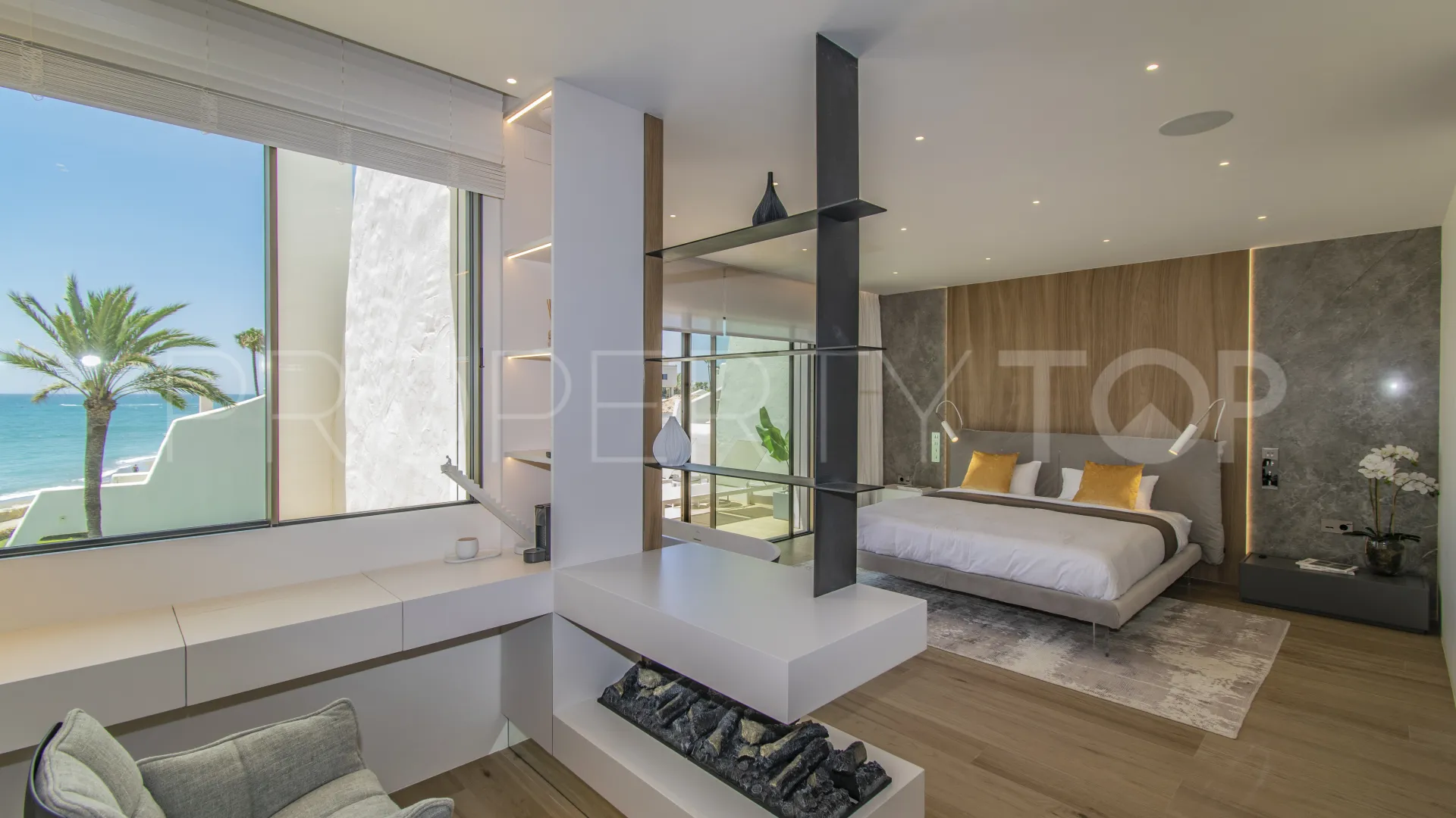 Town house for sale in Marbella Golden Mile with 4 bedrooms