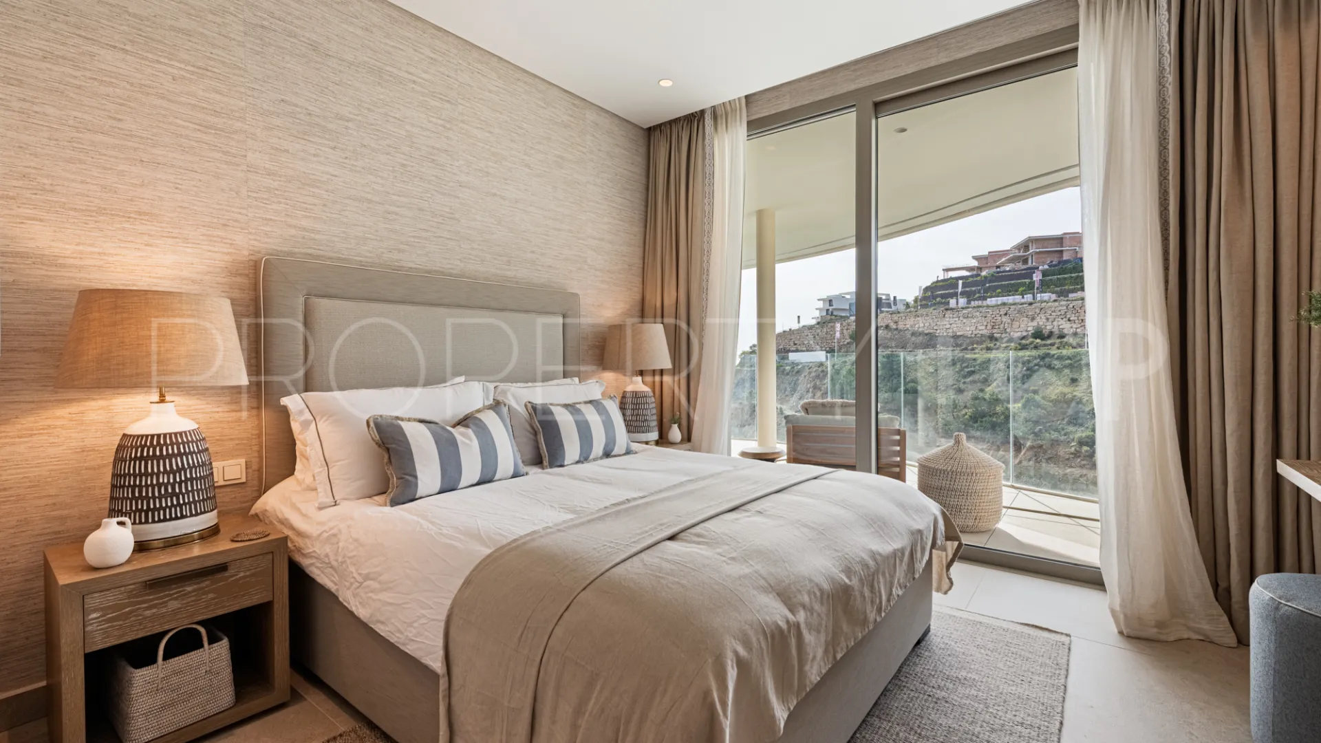 Benahavis, apartamento planta baja en venta