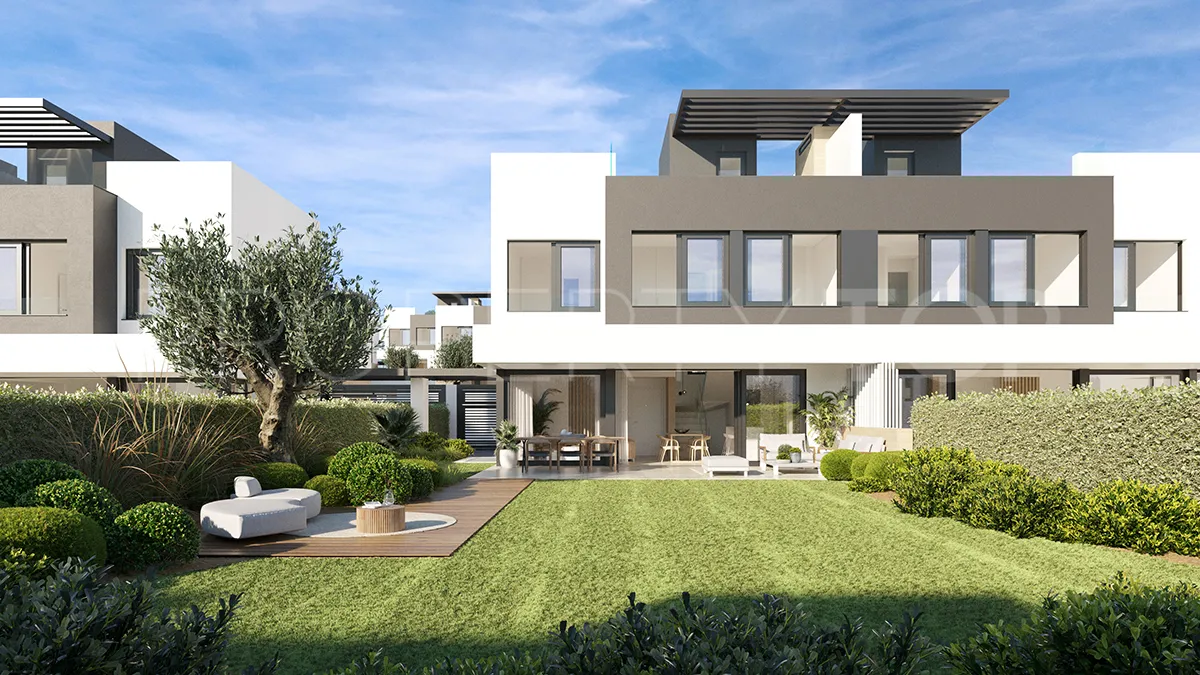 Villa pareada en venta de 3 dormitorios en Estepona