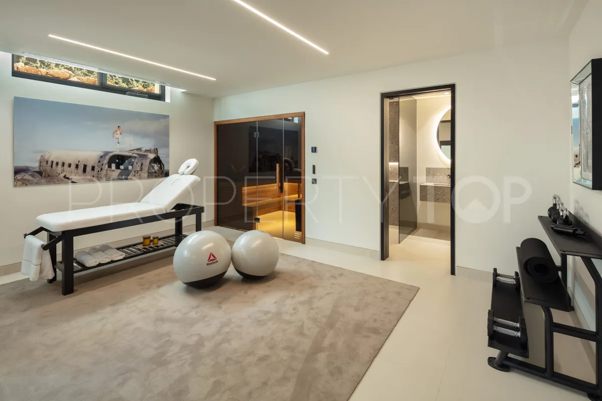 Villa en venta de 5 dormitorios en Nueva Andalucia