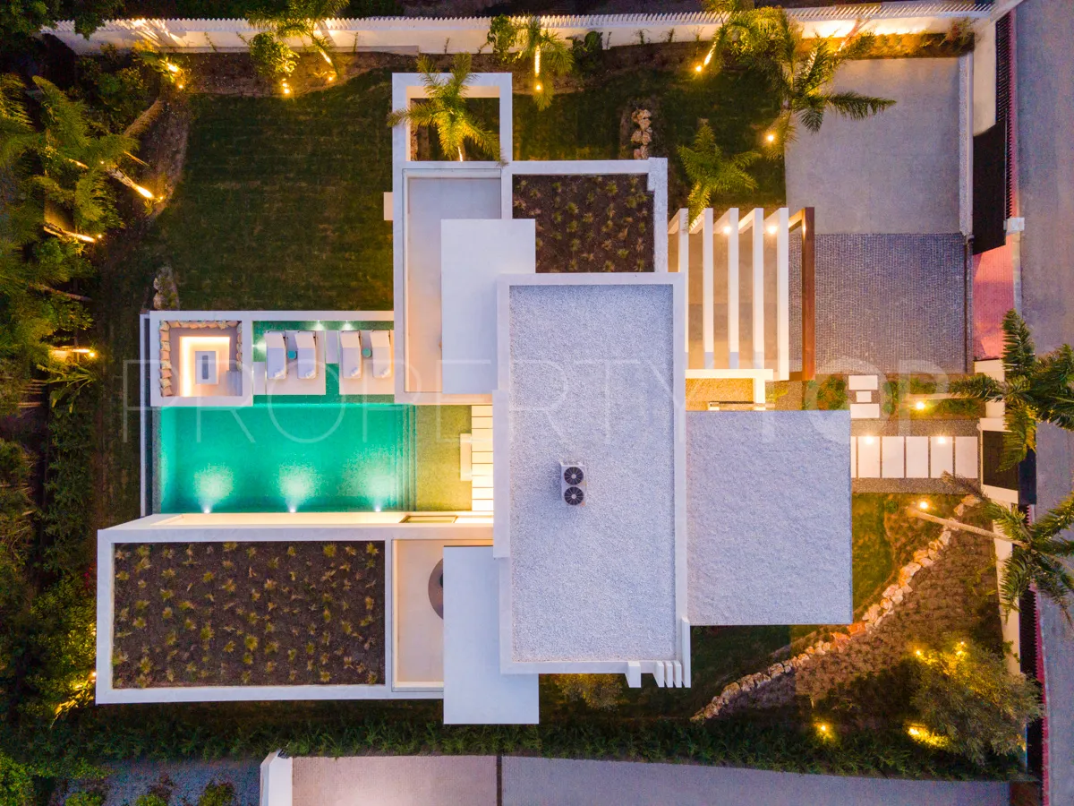 Villa en venta de 5 dormitorios en Nueva Andalucia
