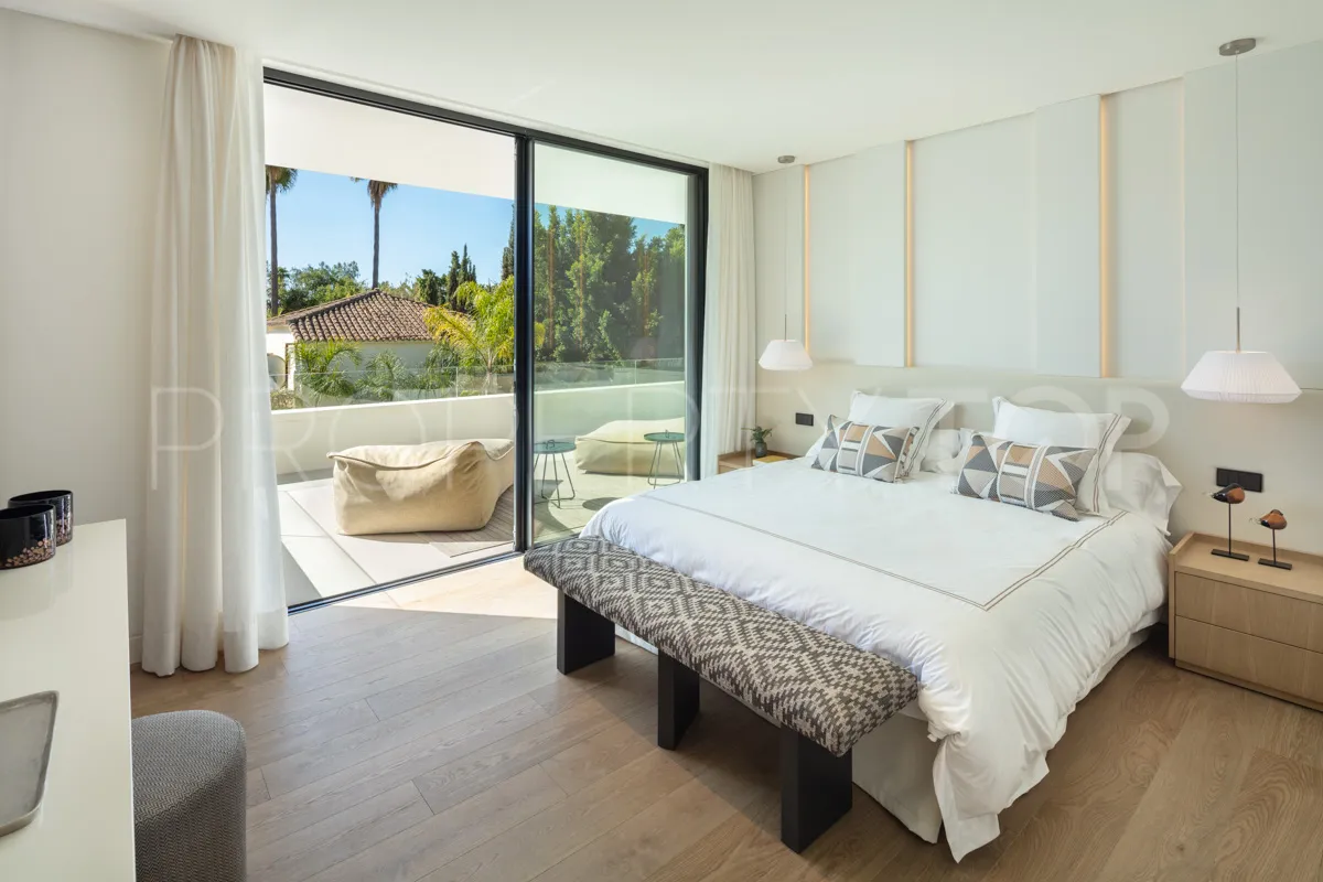Villa en venta de 5 dormitorios en Nueva Andalucia