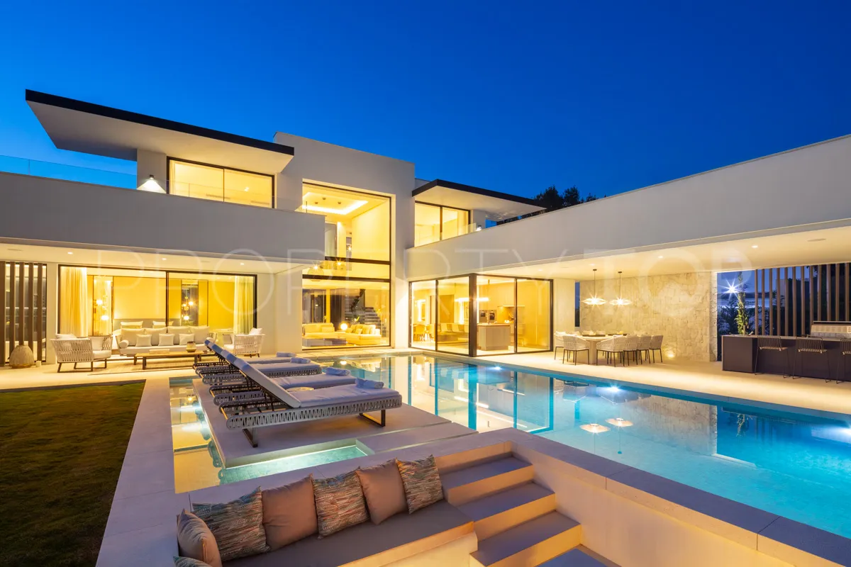 Villa en venta de 5 dormitorios en Nueva Andalucia