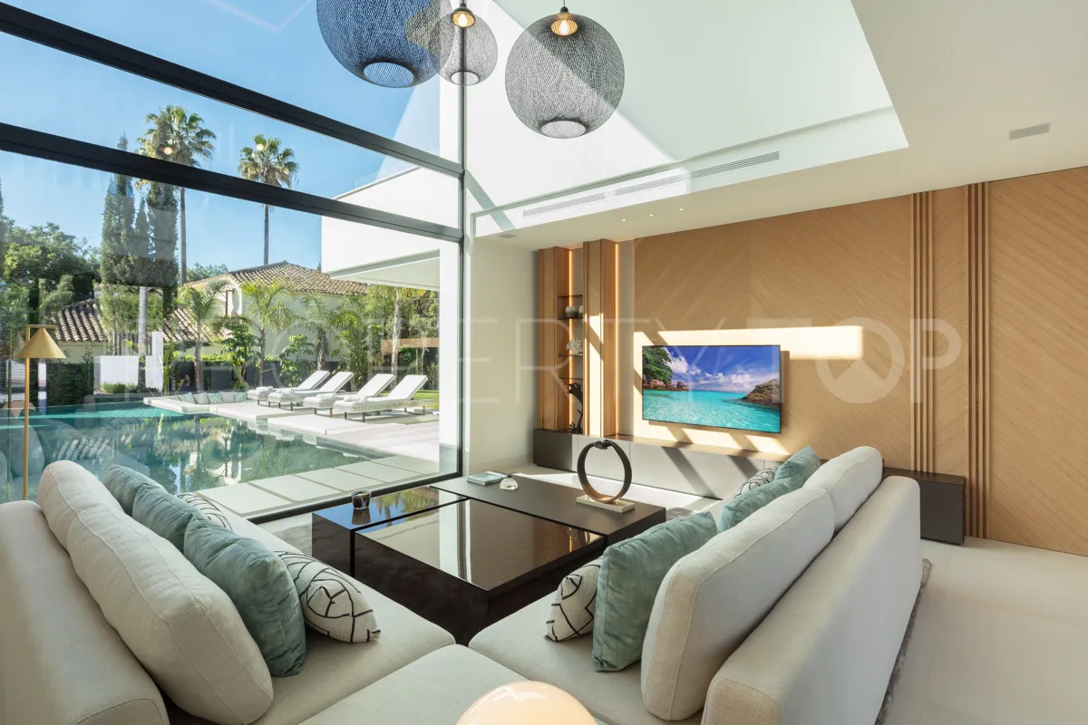Villa en venta de 5 dormitorios en Nueva Andalucia