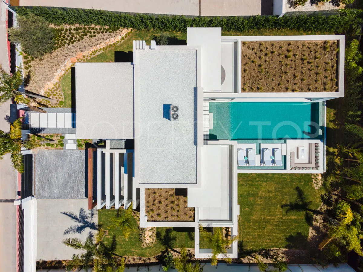 Villa en venta de 5 dormitorios en Nueva Andalucia