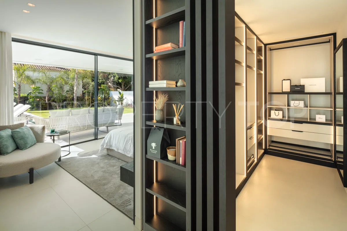 Villa en venta de 5 dormitorios en Nueva Andalucia