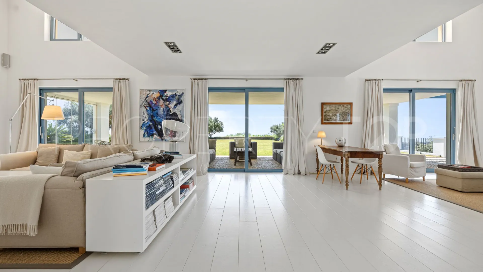 Comprar villa de 5 dormitorios en Monte Mayor