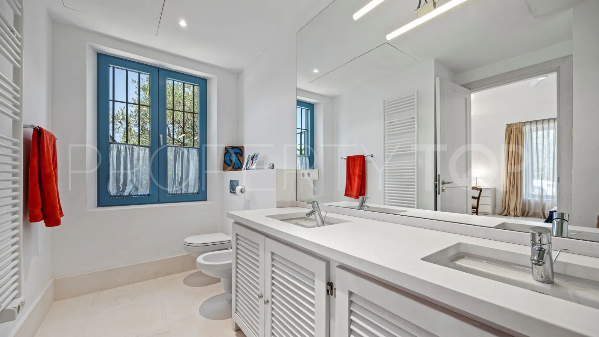 Comprar villa de 5 dormitorios en Monte Mayor