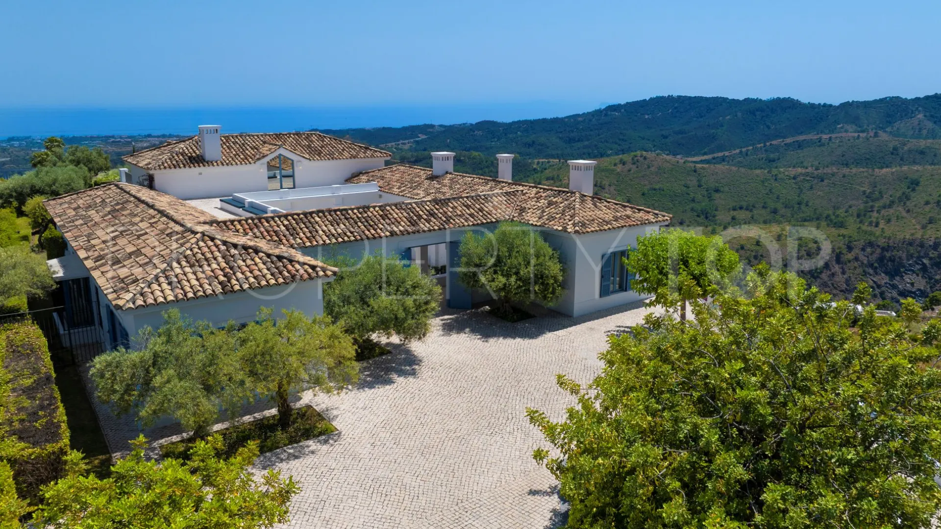 Comprar villa de 5 dormitorios en Monte Mayor