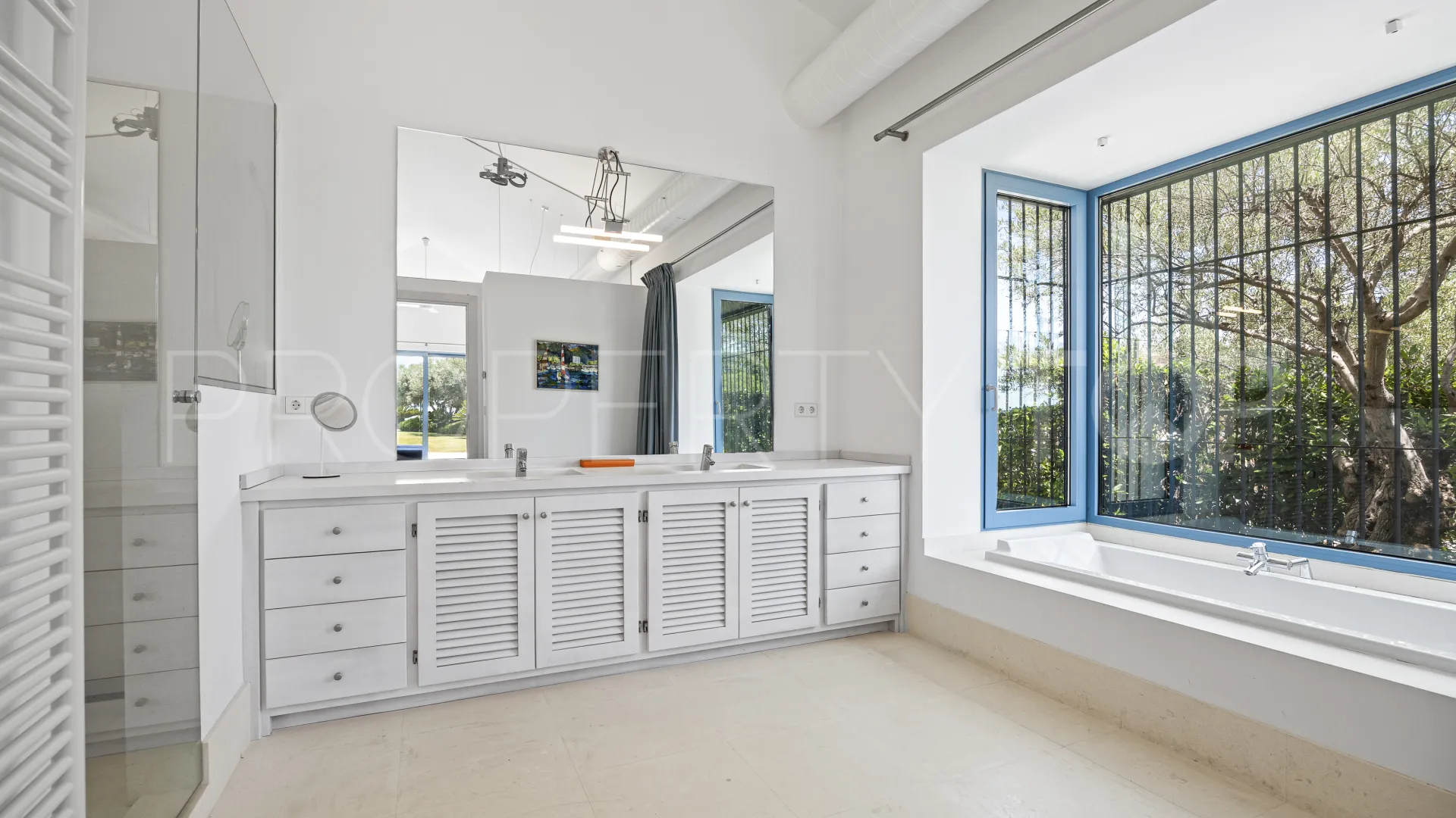 Comprar villa de 5 dormitorios en Monte Mayor