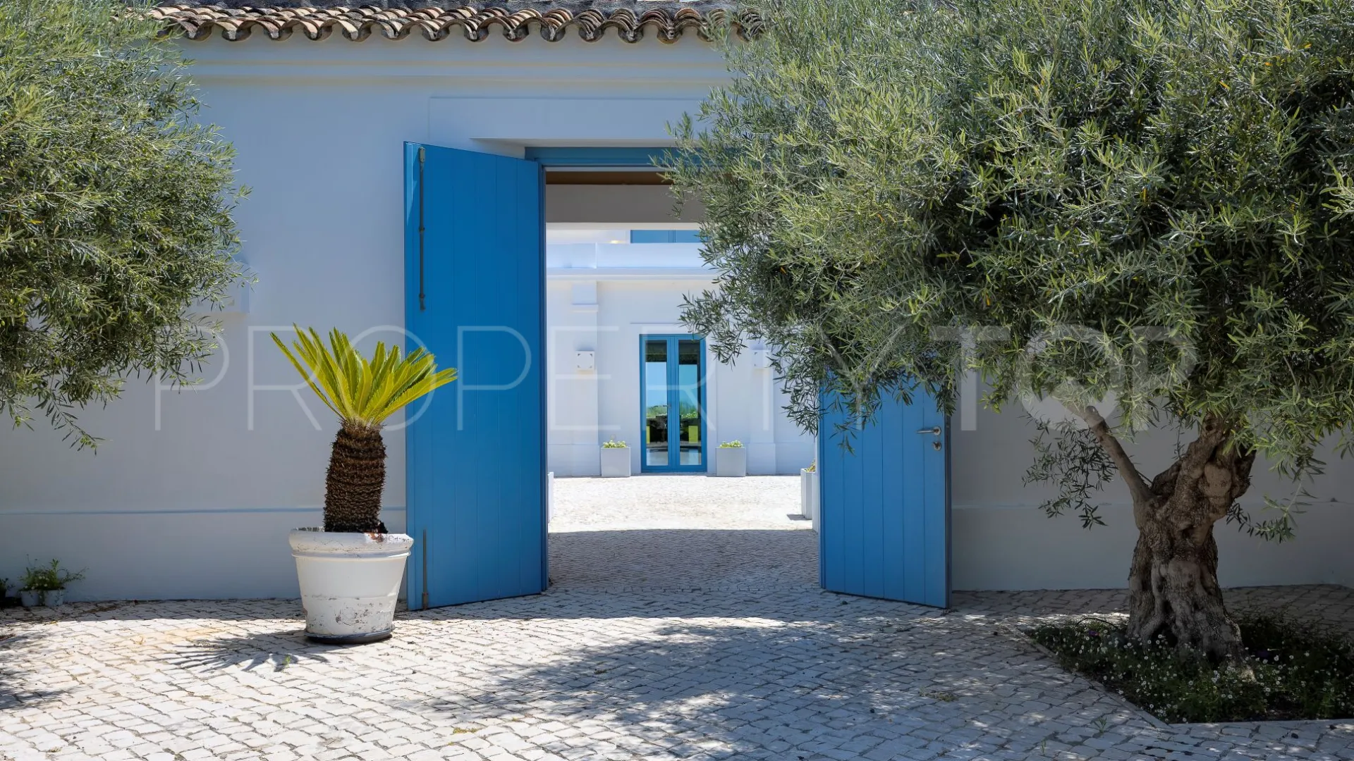Comprar villa de 5 dormitorios en Monte Mayor