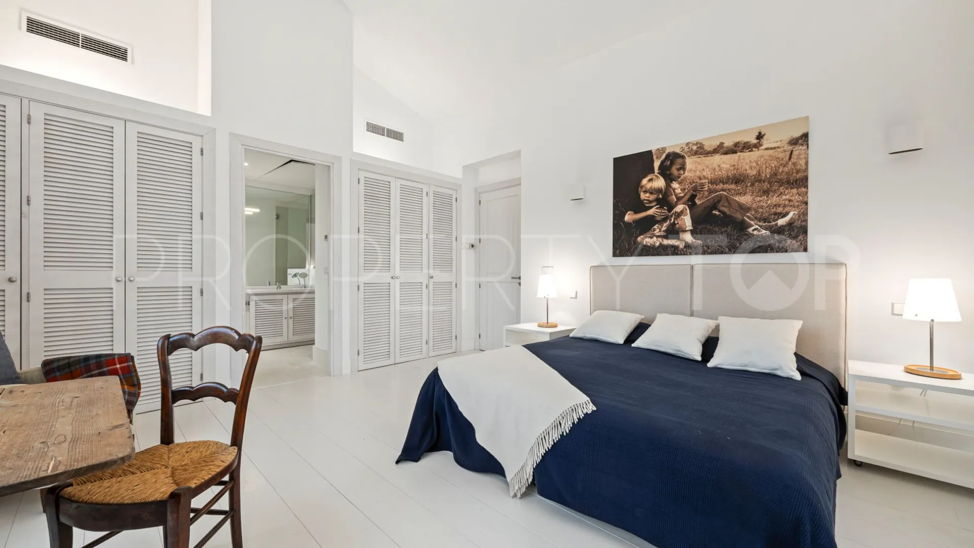Comprar villa de 5 dormitorios en Monte Mayor