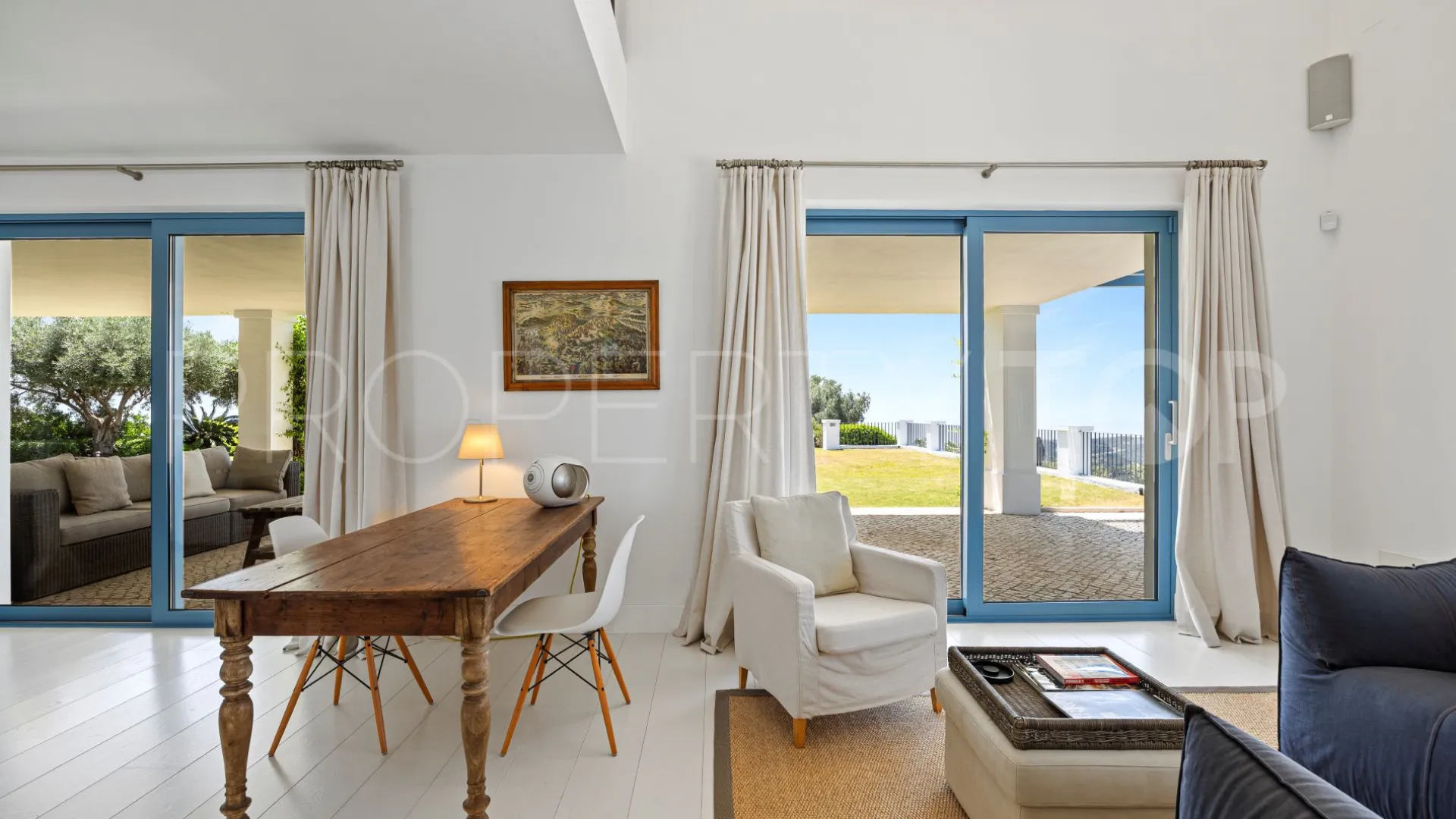 Comprar villa de 5 dormitorios en Monte Mayor