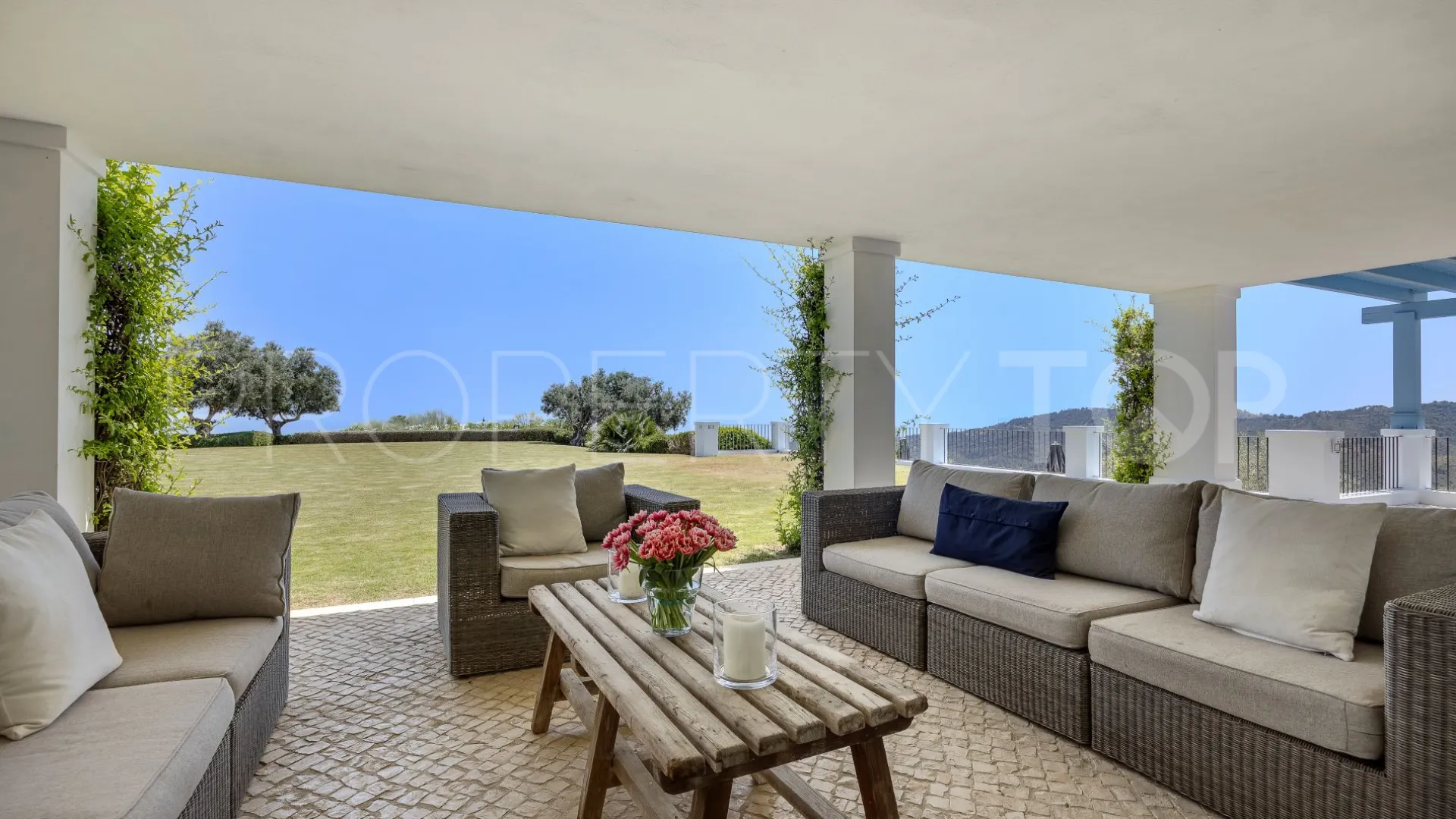 Comprar villa de 5 dormitorios en Monte Mayor