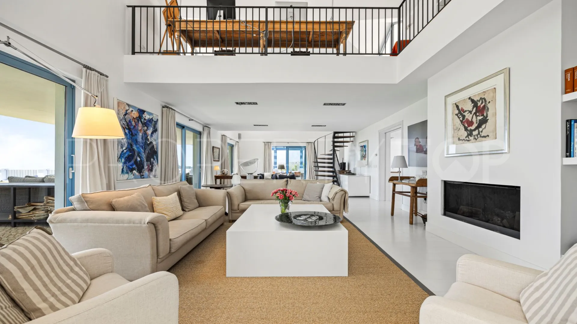 Comprar villa de 5 dormitorios en Monte Mayor