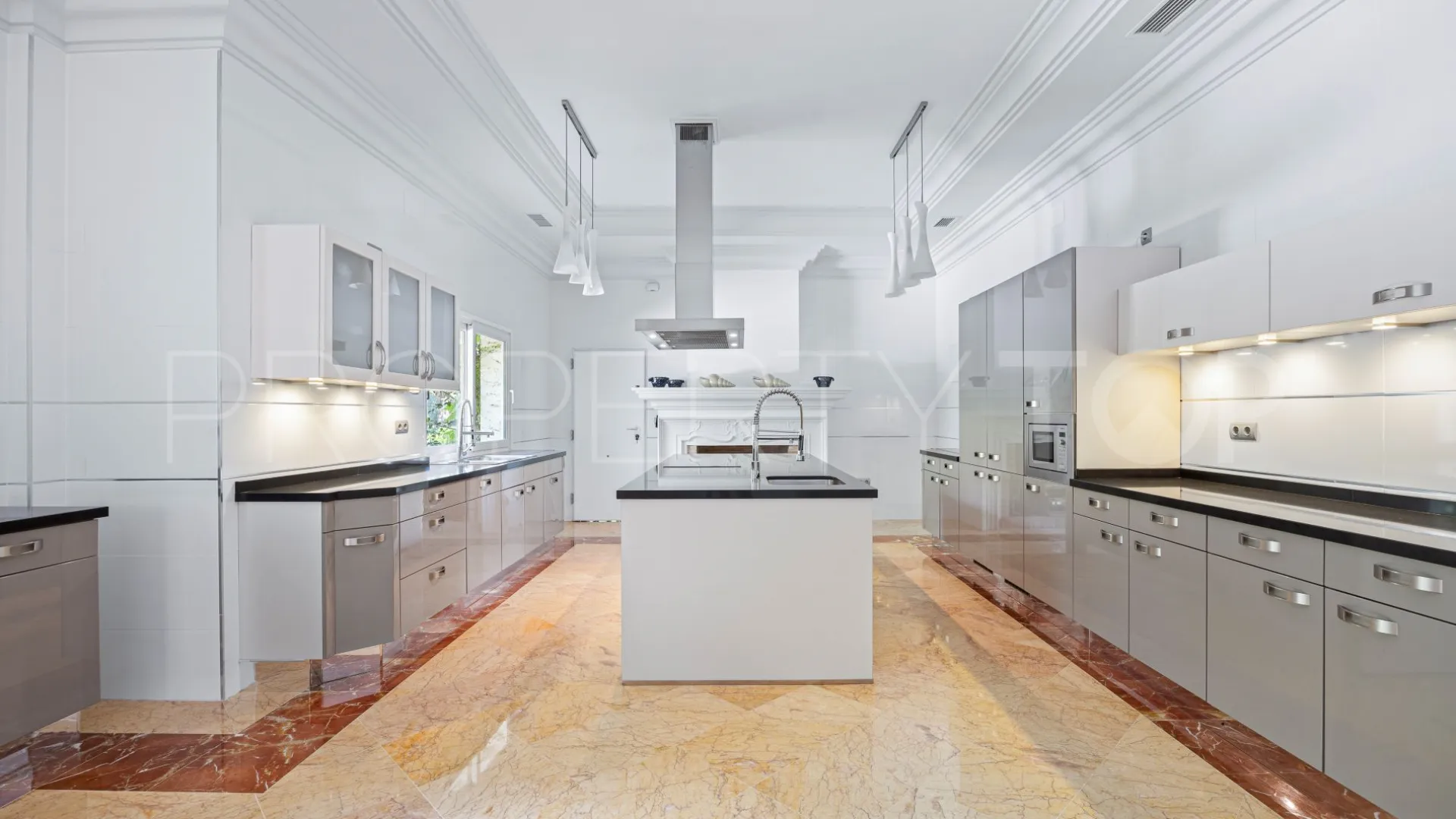 Marbella Golden Mile, villa a la venta