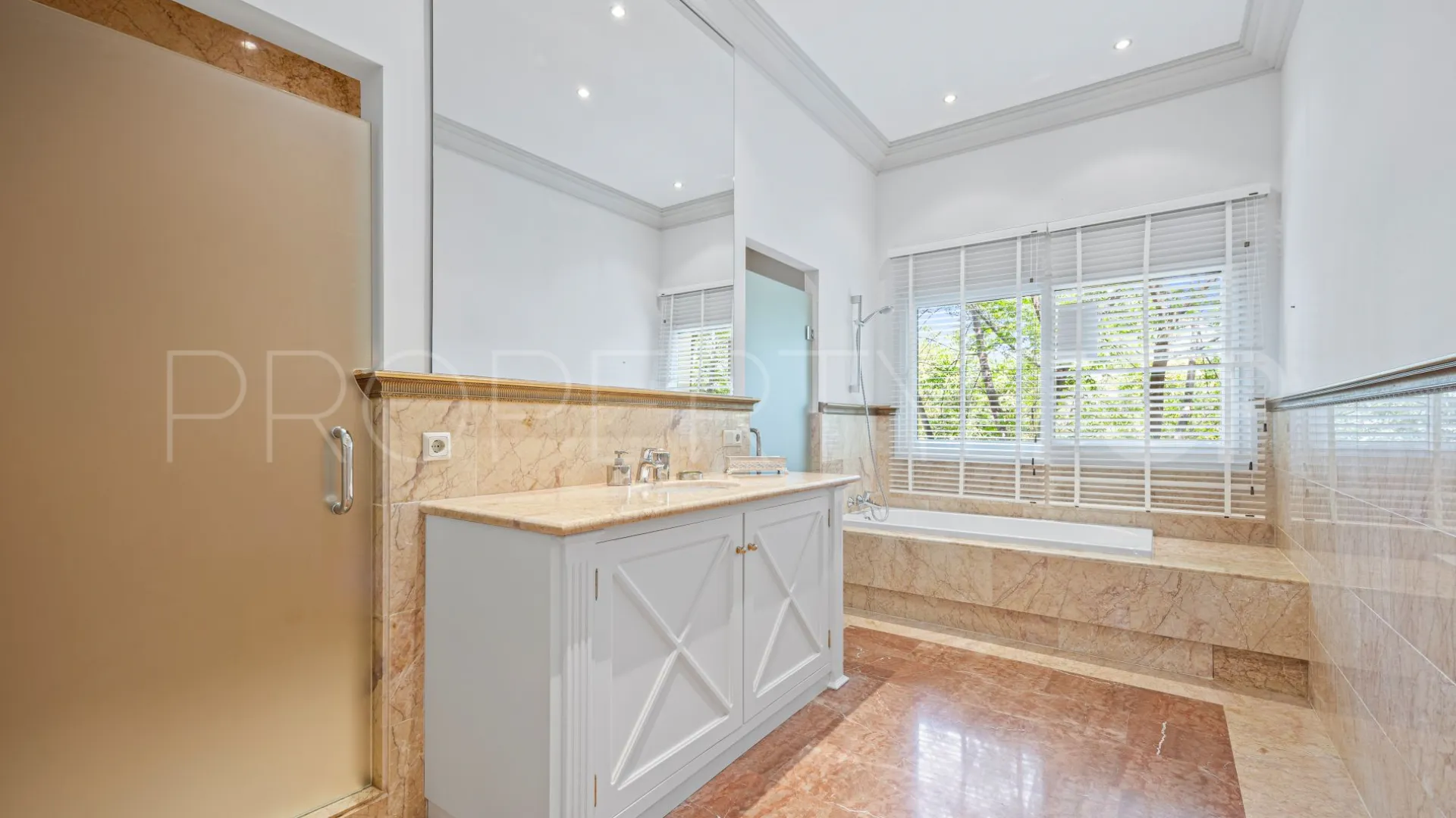 Marbella Golden Mile, villa a la venta