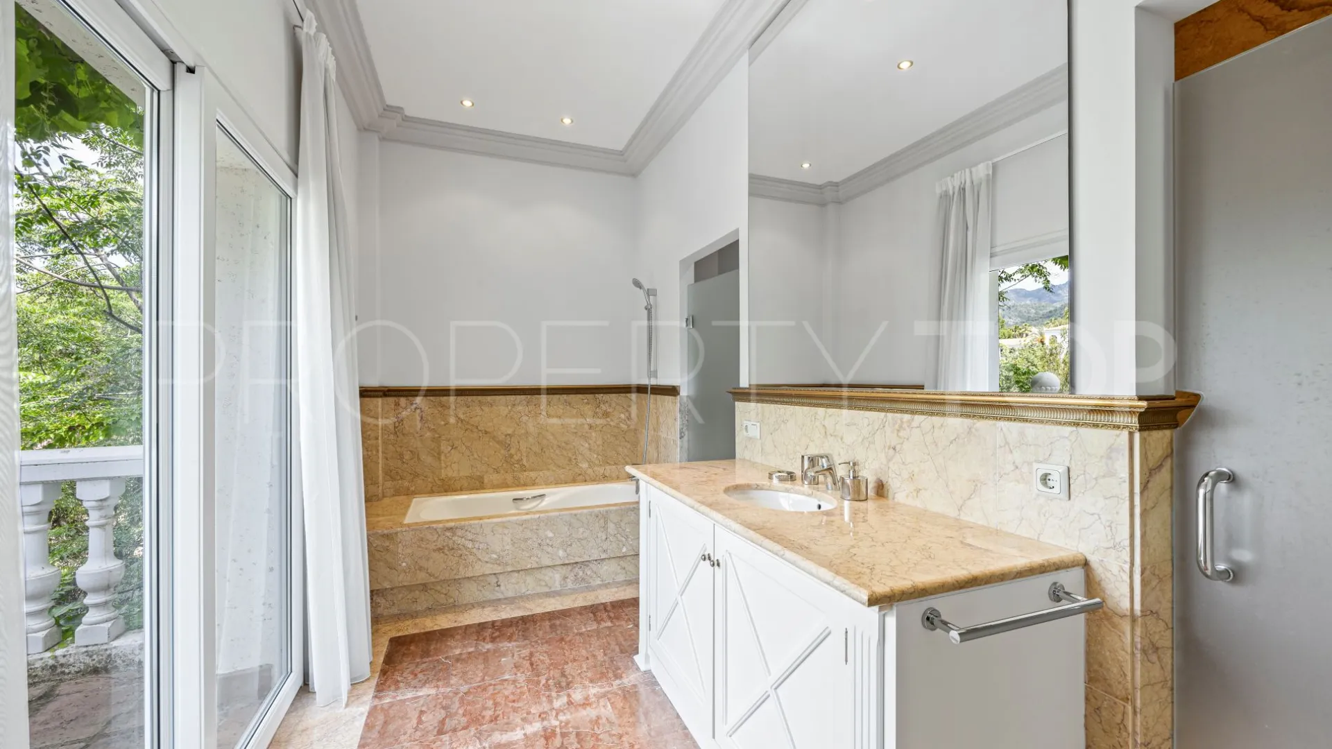 Marbella Golden Mile, villa a la venta