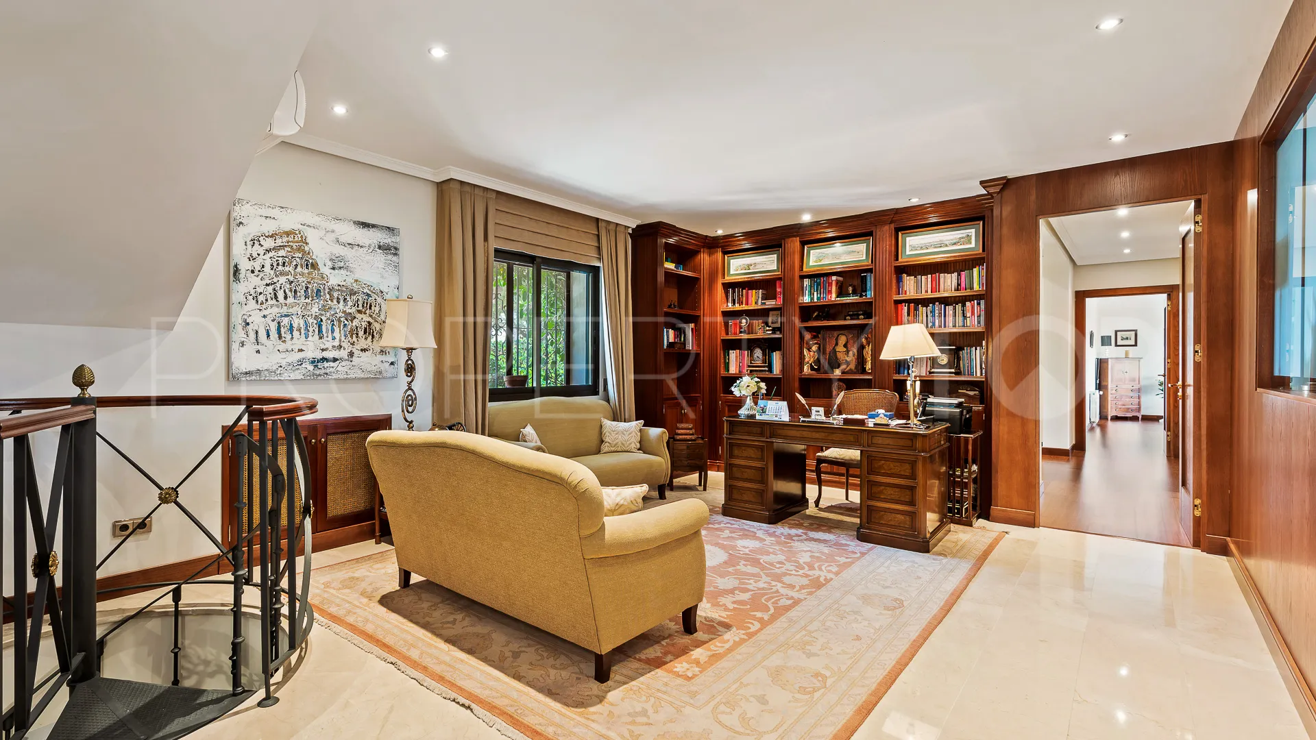 Villa en venta con 5 dormitorios en Nueva Andalucia