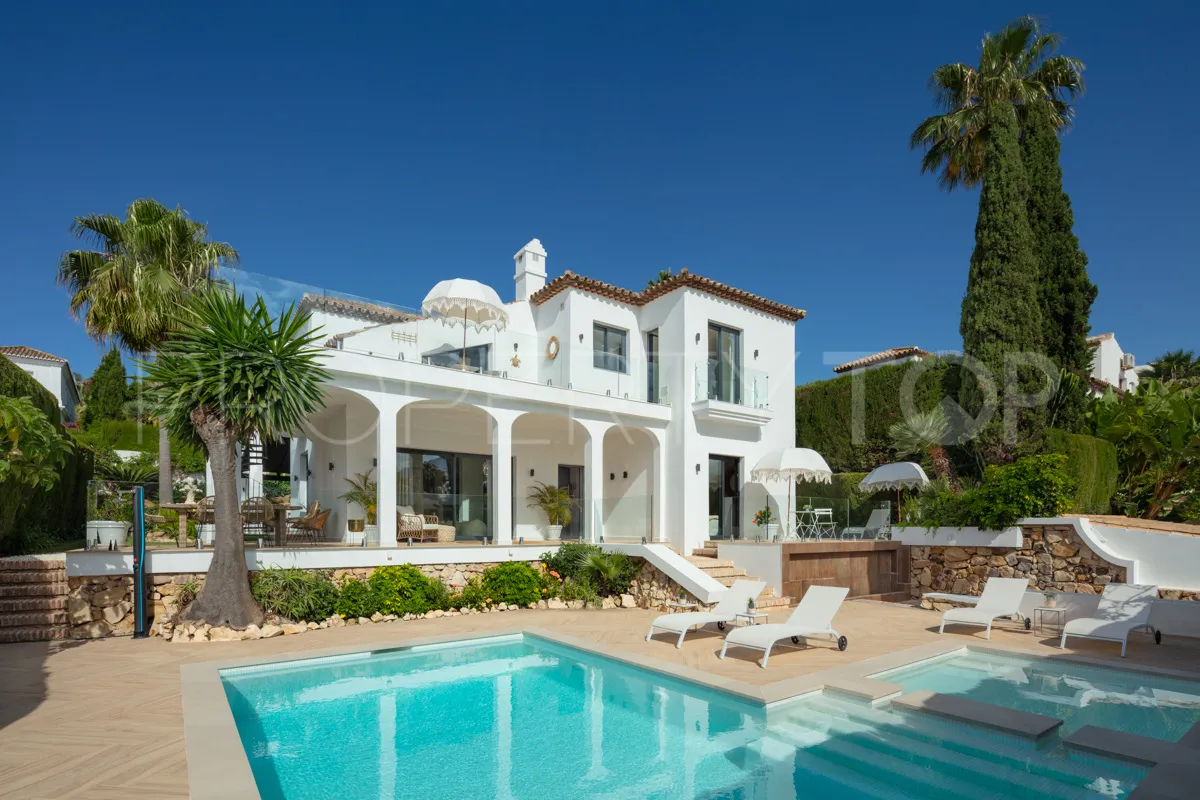 Buy Nueva Andalucia 4 bedrooms villa
