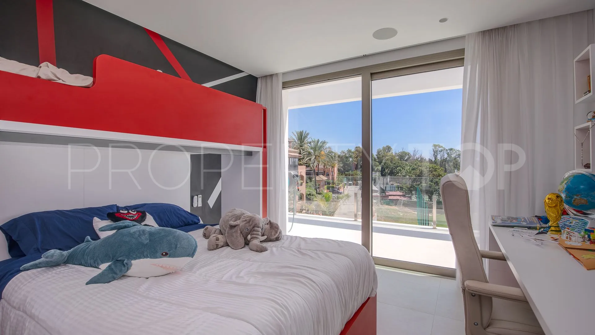 Villa en venta con 4 dormitorios en San Pedro de Alcantara