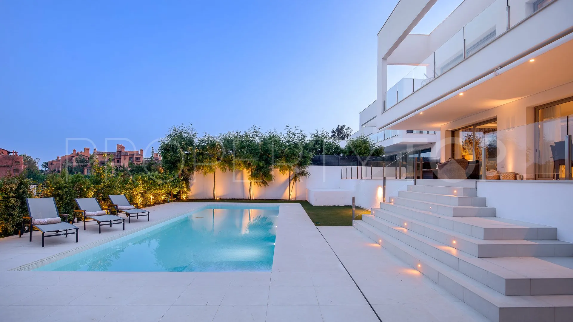 Villa en venta con 4 dormitorios en San Pedro de Alcantara
