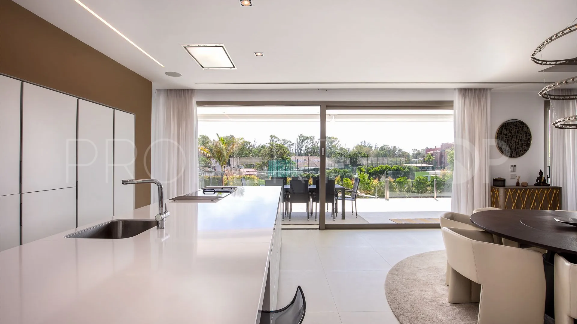 Villa en venta con 4 dormitorios en San Pedro de Alcantara