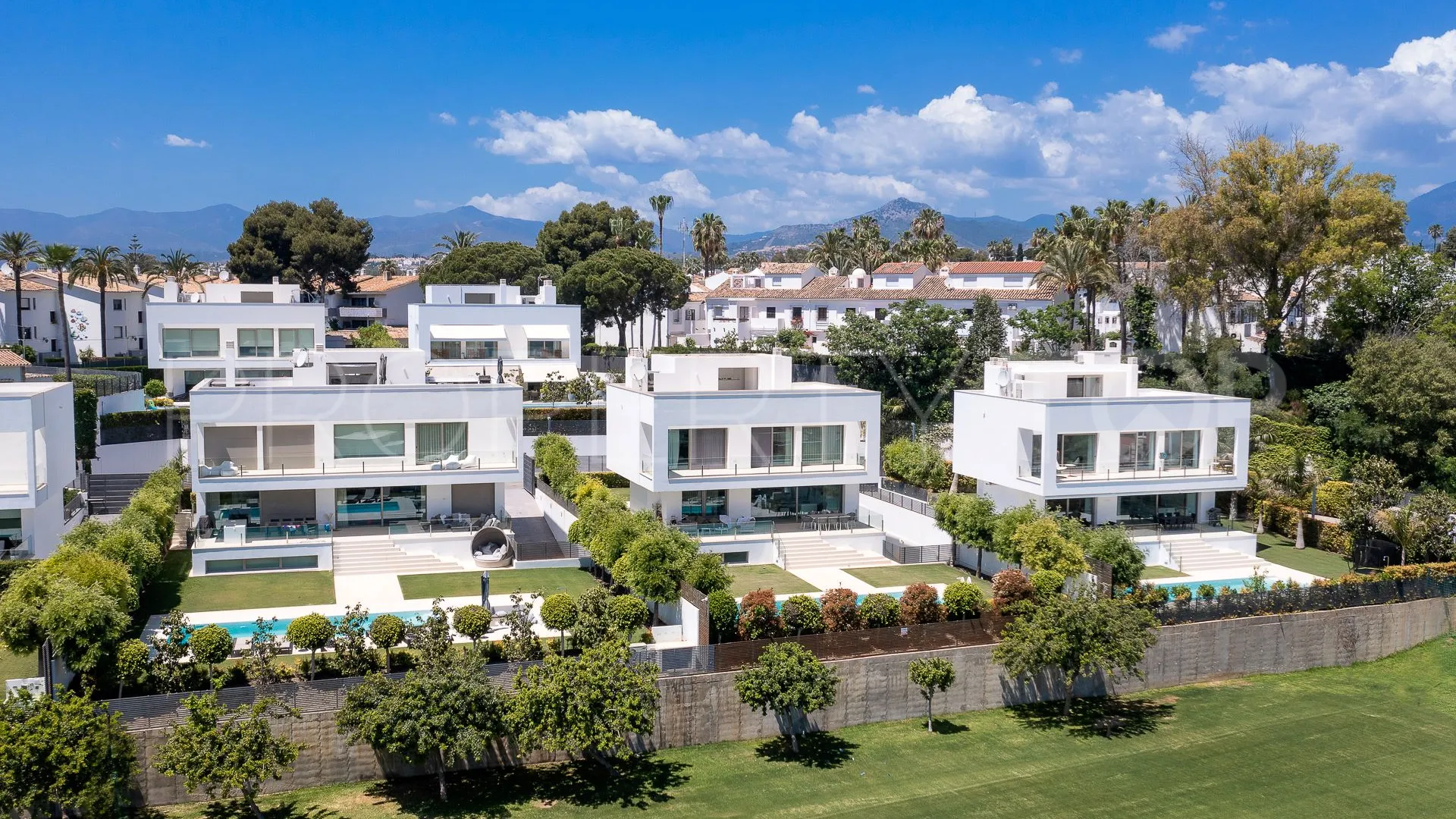 Villa en venta con 4 dormitorios en San Pedro de Alcantara
