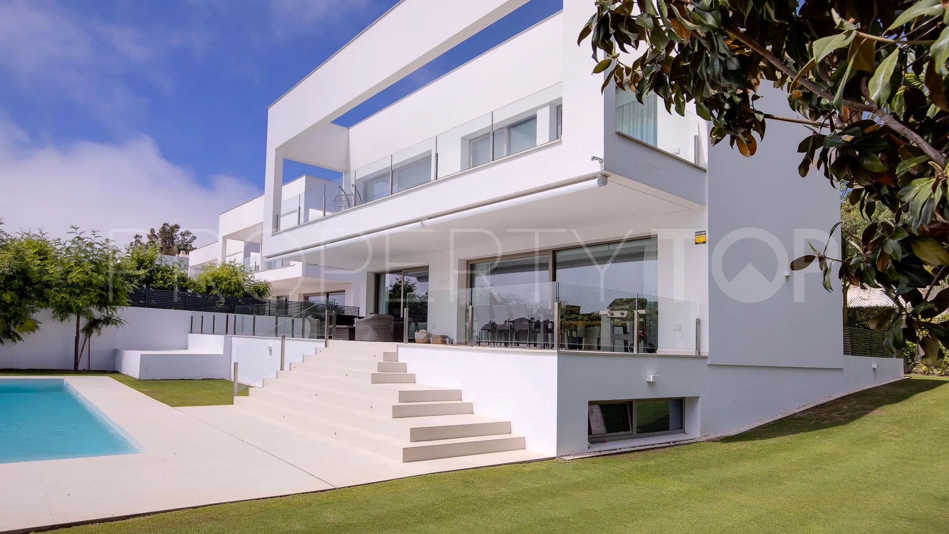 Villa en venta con 4 dormitorios en San Pedro de Alcantara