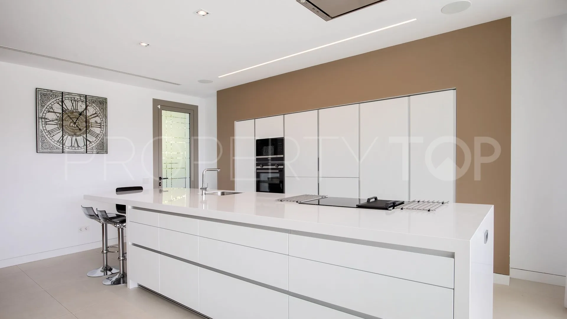 Villa en venta con 4 dormitorios en San Pedro de Alcantara