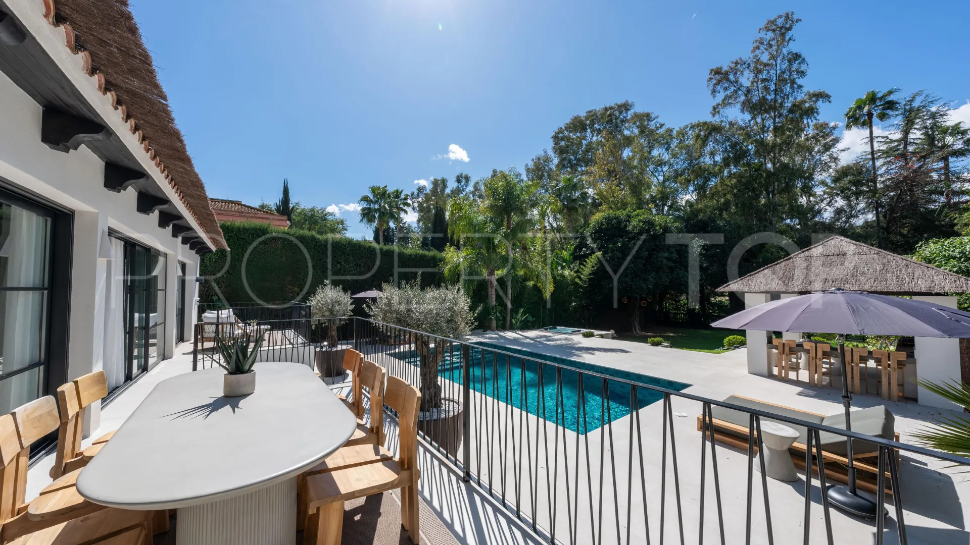 Nueva Andalucia 5 bedrooms villa for sale