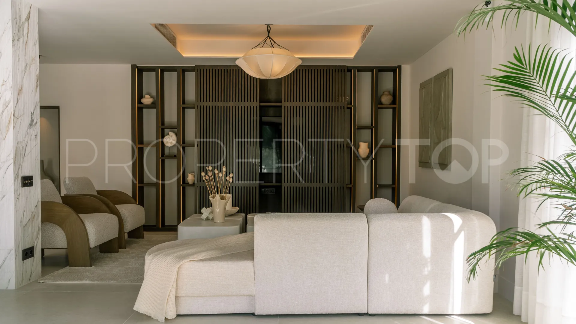 Nueva Andalucia 5 bedrooms villa for sale